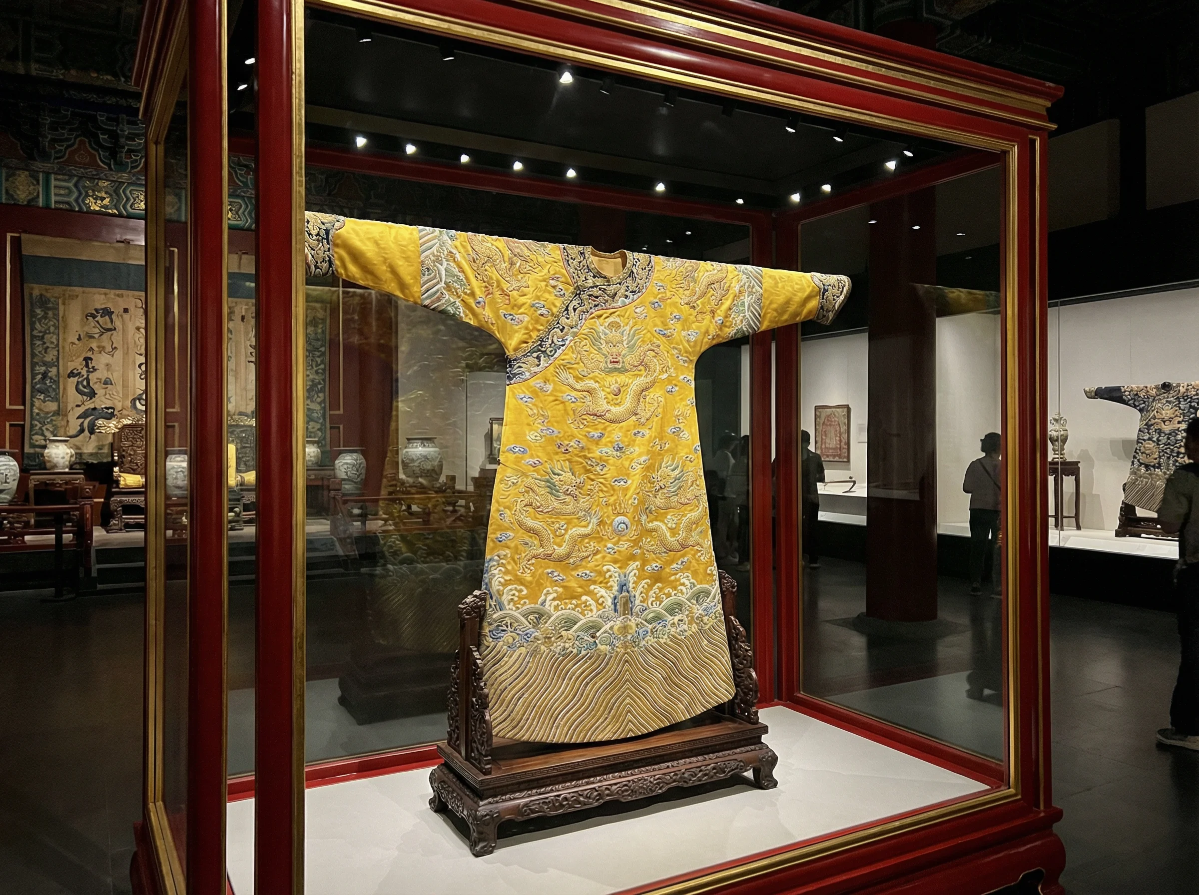 清代帝王龙袍展示 - 天下棋牌 与皇家纹饰